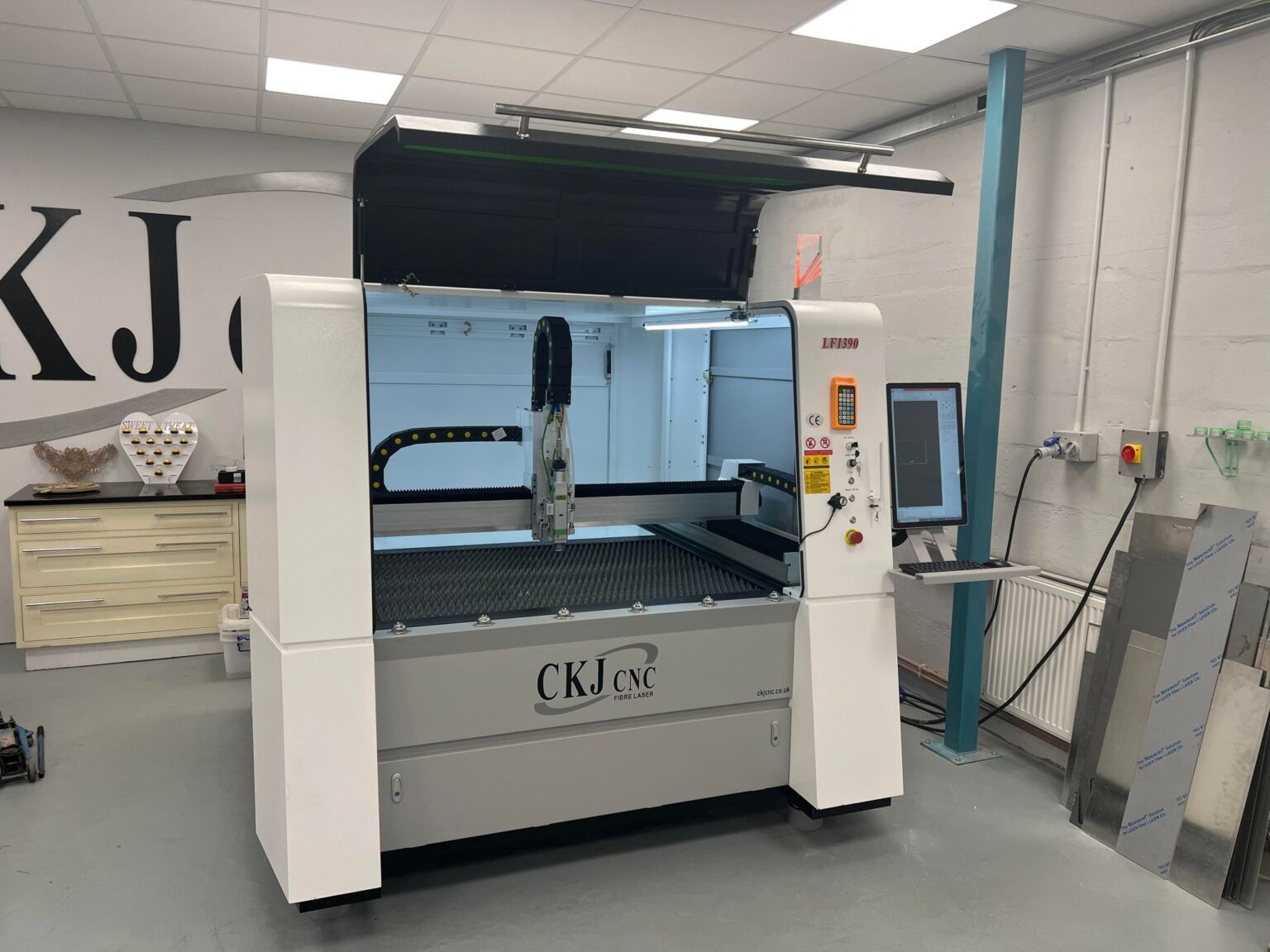 Machines - CKJ CNC